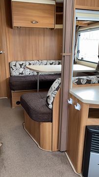 Swift Sprite Major 4 Touring Caravan (2012) - Picture 15