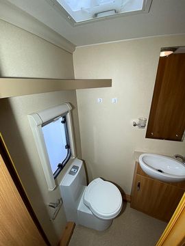 Swift Sprite Major 4 Touring Caravan (2012) - Picture 17