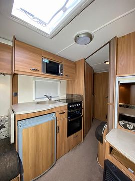 Swift Sprite Major 4 Touring Caravan (2012) - Picture 9