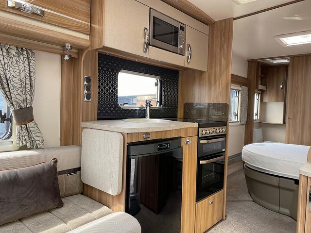Swift Challenger Hi Style Touring Caravan (2019) - Picture 11