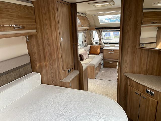 Swift Challenger Hi Style Touring Caravan (2019) - Picture 7