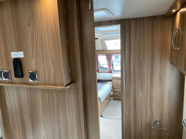 Swift 560 AL Touring Caravan (2018) - Picture 7