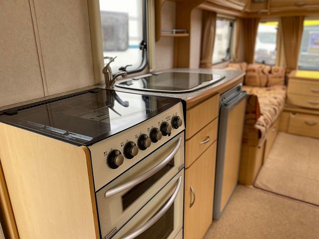 Coachman Amara Touring Caravan (2006) - Picture 5